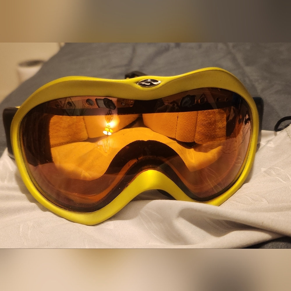 Smith Women's chartreuse goggles rose lens